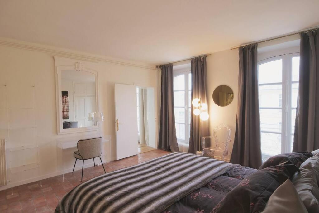 Charme Et Modernite Au Coeur Du Quartier St Louis Daire Versay Dış mekan fotoğraf